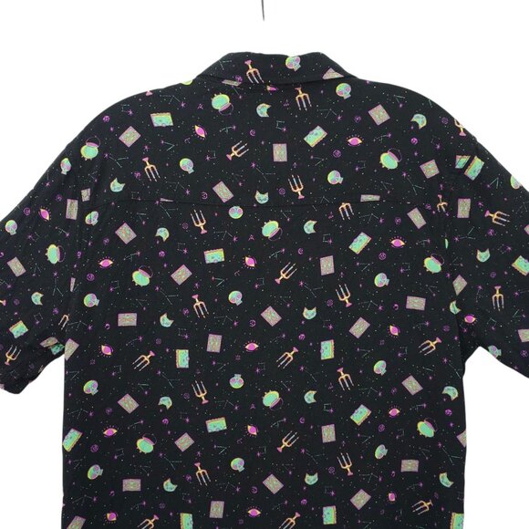 Disney Hocus Pocus Button Front Woven Shirt Adult M Halloween Our Universe - Picture 12 of 16